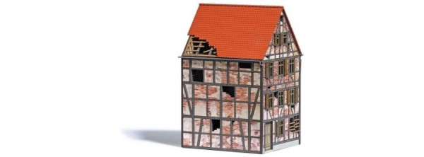 Verfallenes Stadthaus H0