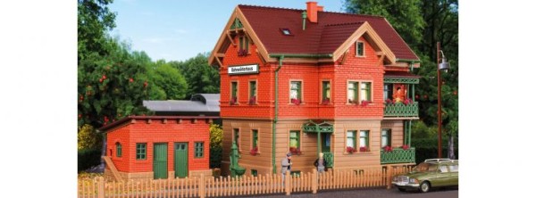 BAHNWÄRTERHAUS ESSLINGEN