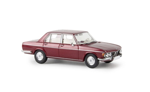 BMW 3.0Si rubinrot