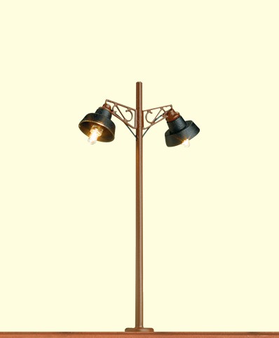 H0 Holzmastleuchte 2-armig St