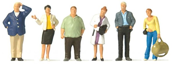 Wartende Bahnreisende